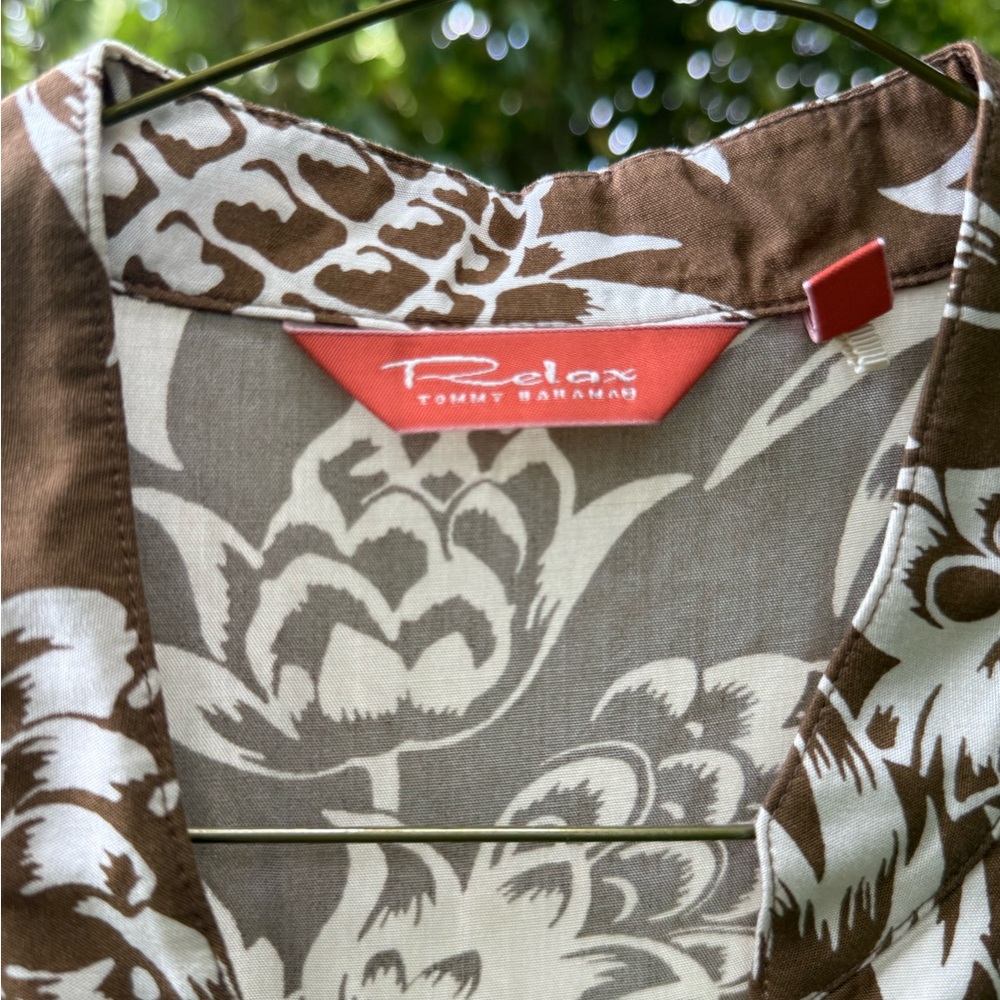 Tommy Bahama Large Pineapple Print Sleeveless Vacation Blouse - Picture 10 of 12